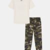 Freedom Flag Kurzarm-Shirt & Jogginghose-Set Freedom Flag Kurzarm-Shirt & Jogginghose-Set