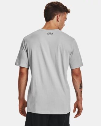 T-Shirt mit Logo auf der linken Brust